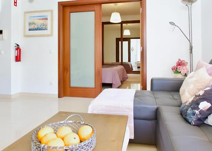 Edificio Tomas 1 * Ferragudo (Faro)