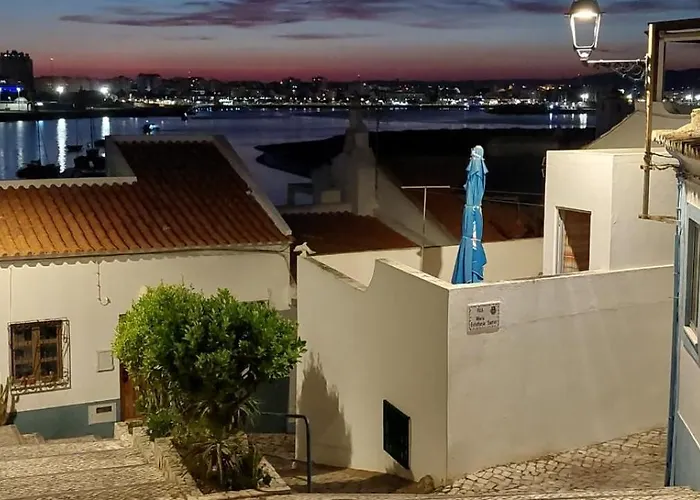 Edificio Tomas 1 * Ferragudo (Faro)