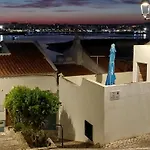 Edificio Tomas 1 * فيريغودو