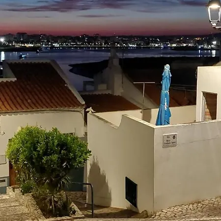 Edificio Tomás 1 * Ferragudo (Faro)